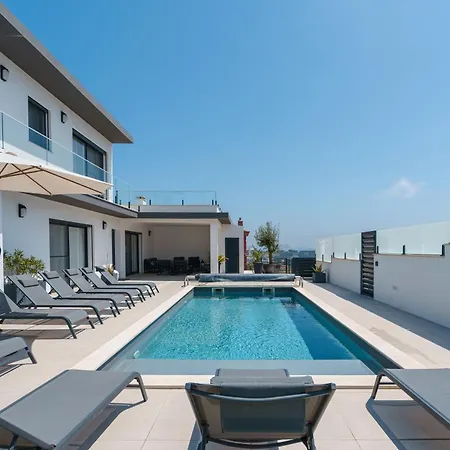 Diamond Villa, Luxury House With Private Pool Villa *